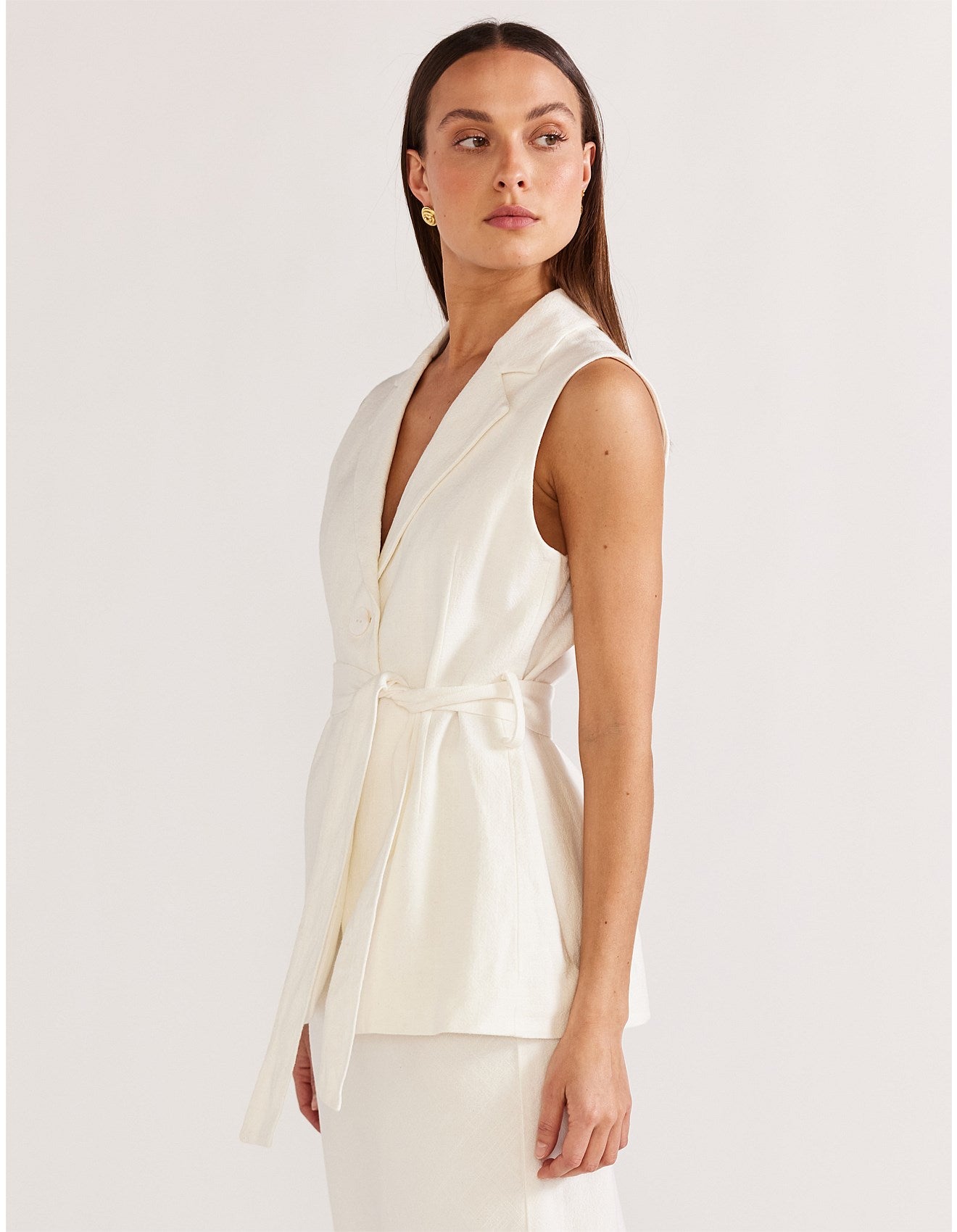 STAPLE THE LABEL-  Women's Mira Sleeveless Blazer - White