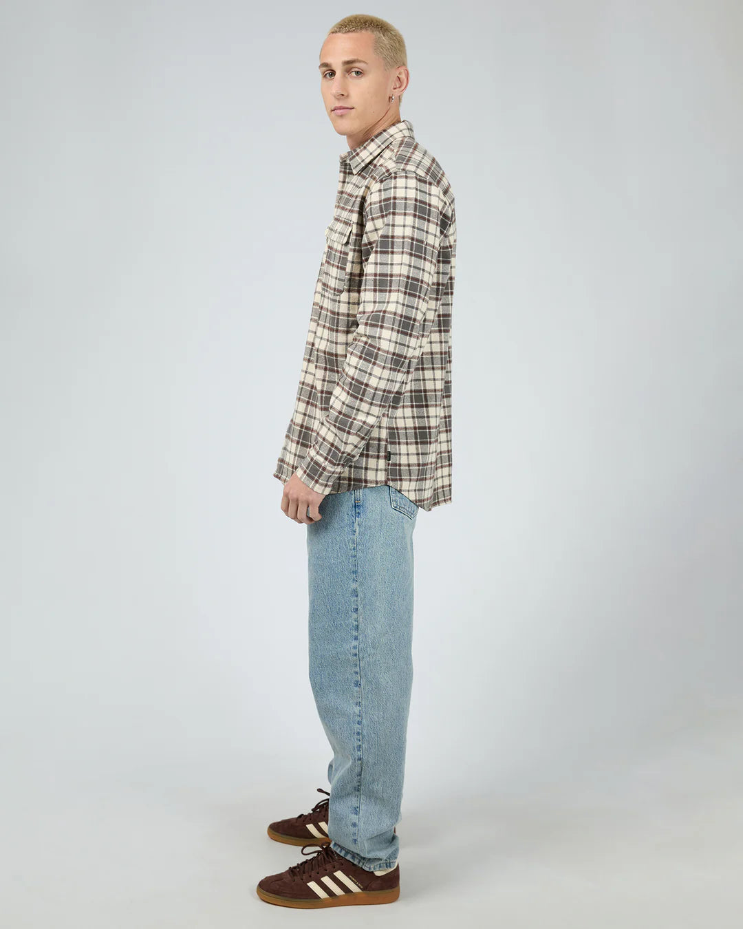 SILENT THEORY Slacker Shirt Chocolate