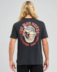 MAD HUEYS-  - SHARK TINS SS TEE - Washed Black