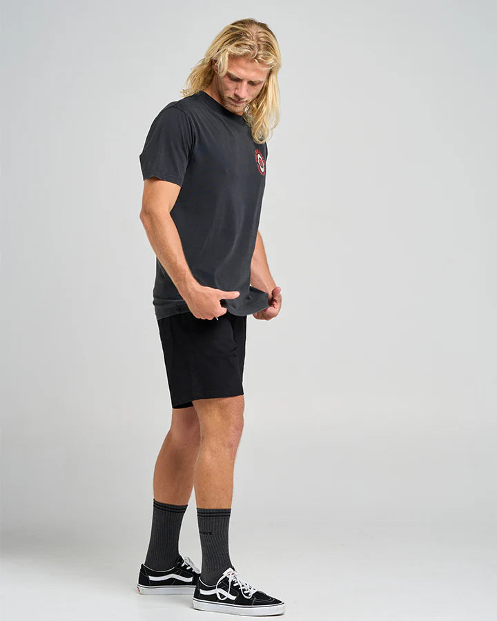 MAD HUEYS-  - SHARK TINS SS TEE - Washed Black