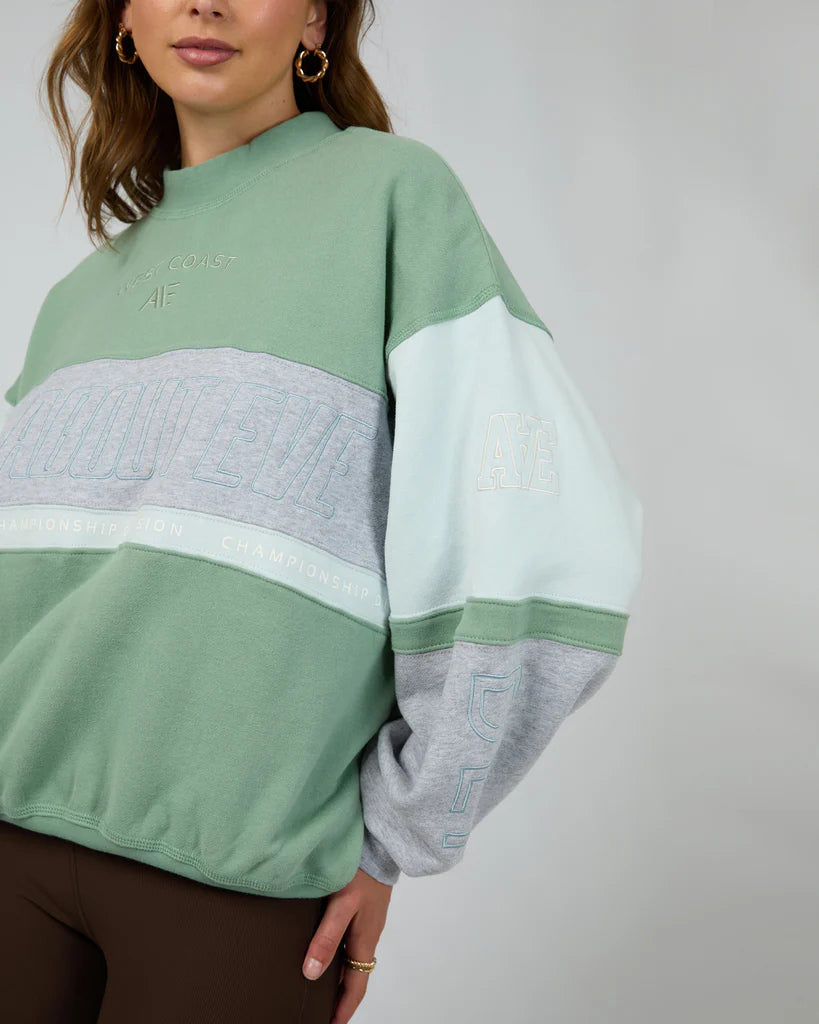 ALL ABOUT EVE - Perfomance Box Crew.  Sage