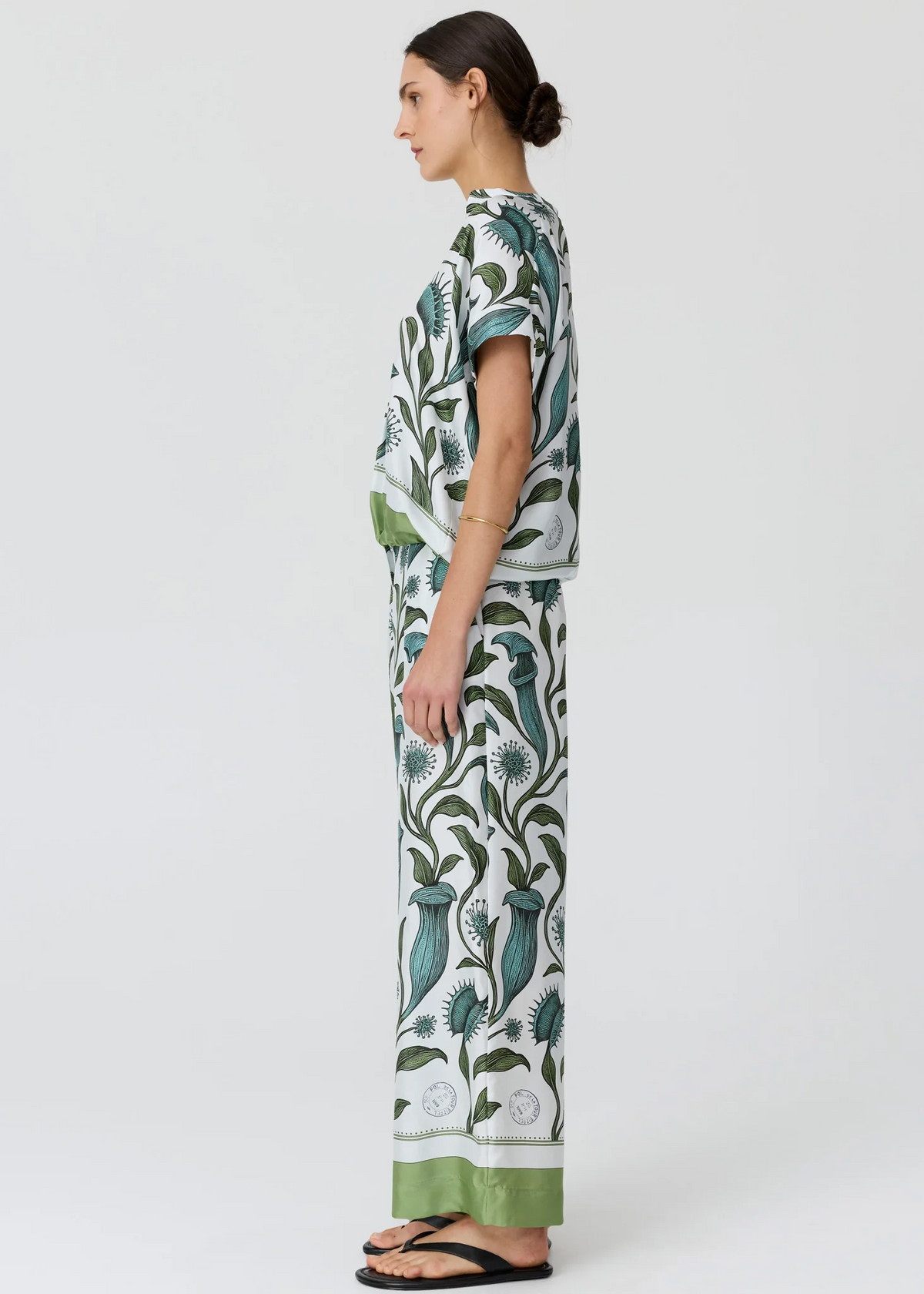 POL - Linne Silk Top - Linne Border Print