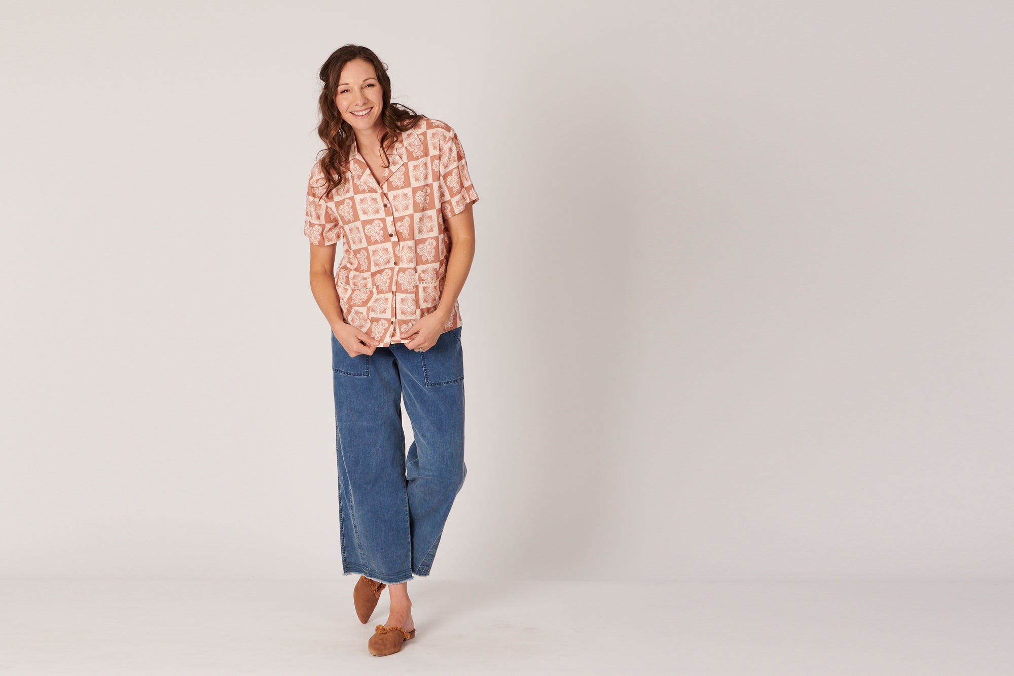 ELLIS AND DEWEY- Patterned Short Sleeved Shirt.