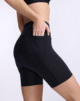 2XU Aero 7 Inch Shorts. Black/White