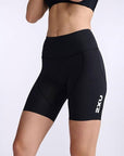 2XU Aero 7 Inch Shorts. Black/White