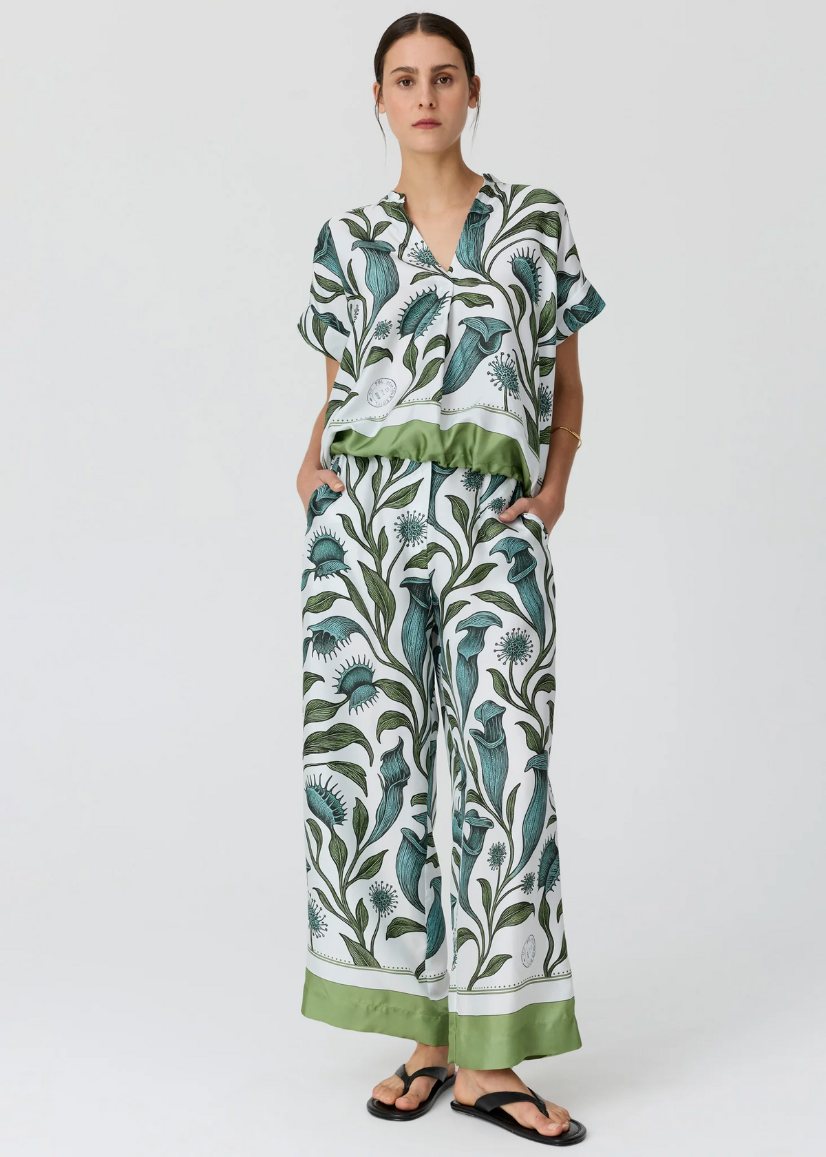 POL - Linne Silk Top - Linne Border Print