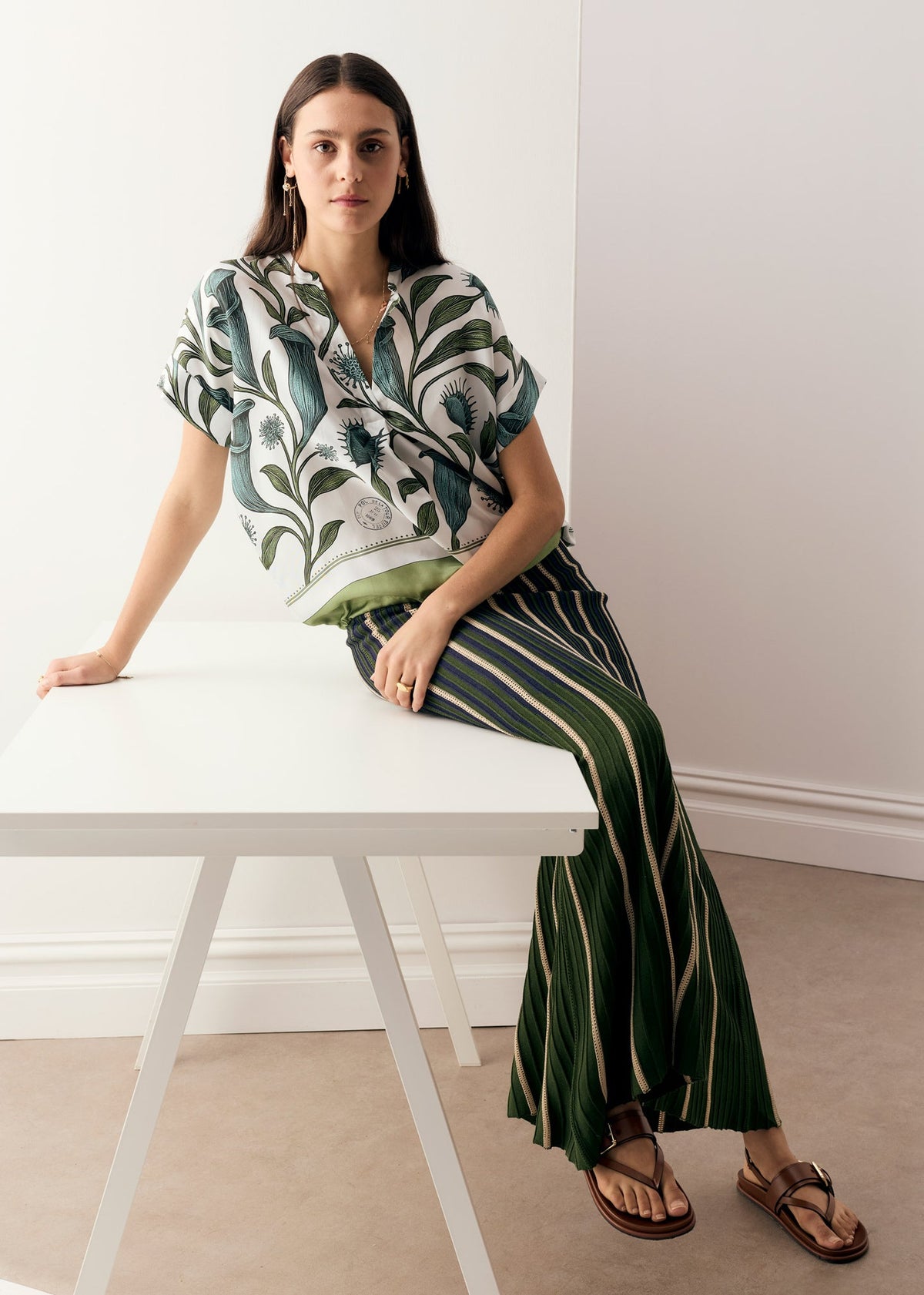POL - Linne Silk Top - Linne Border Print