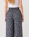 HOLMES & FALLOW - Printed Straight Leg Pant With Elastic Waist