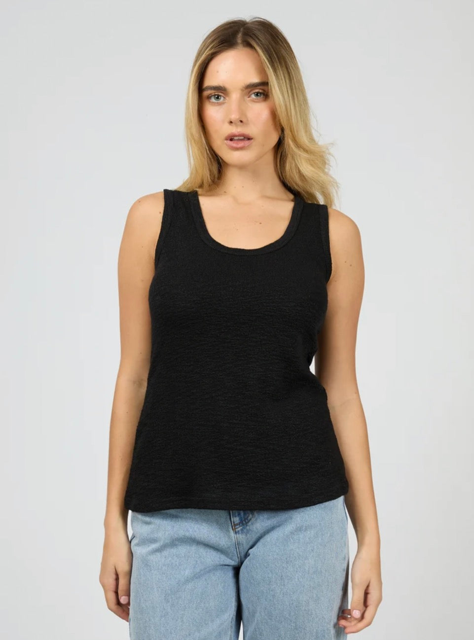 SILENT THEORY - Leonie Tank - Black