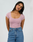 ALL ABOUT EVE - Wash Rib Scoop Neck Tee - Quartz Pink