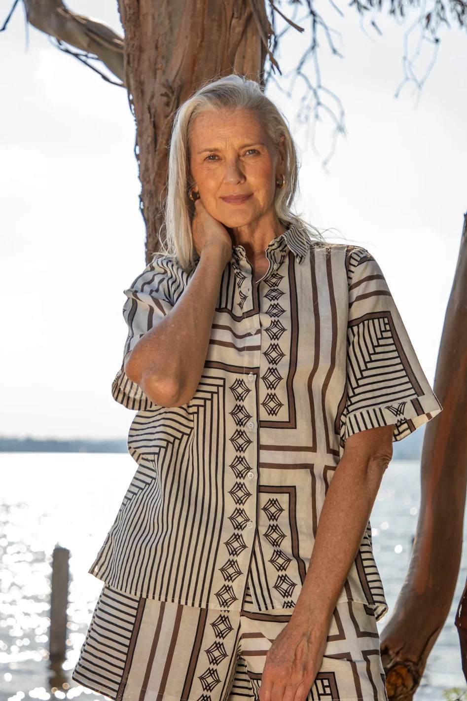 GOONDIWINDI COTTON - Square Cut Shirt.  Large square