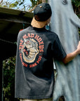 MAD HUEYS-  - SHARK TINS SS TEE - Washed Black