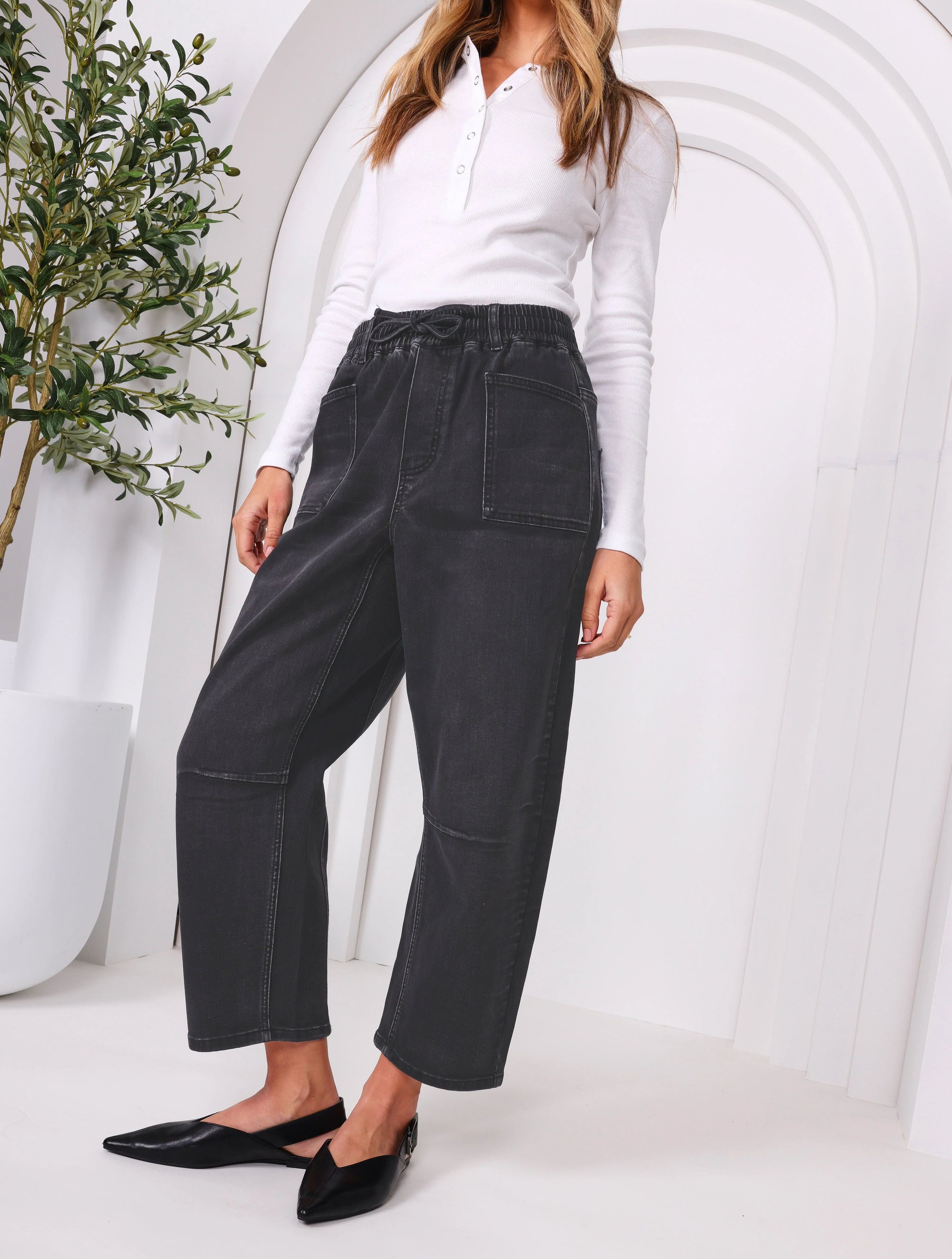 MONACO JEANS - Leo Barrel Jeans - Black