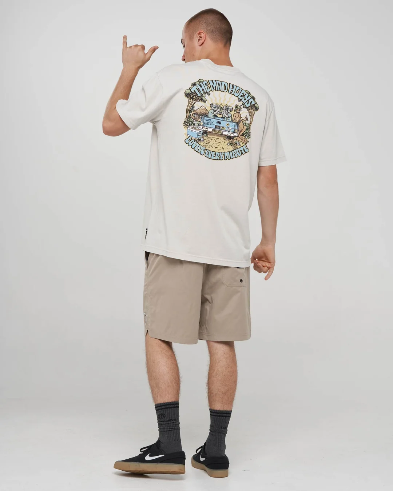 THE MAD HUEYS - Loving Every Ute Tee - Smoke Washed