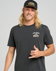 MAD HUEYS - She'll Be Right SS Tee - Vintage Black