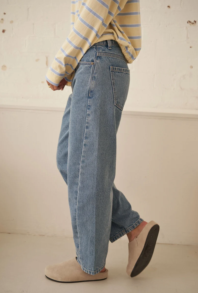 CERES Leah Tapered Barrel Jean - Vintage Blue
