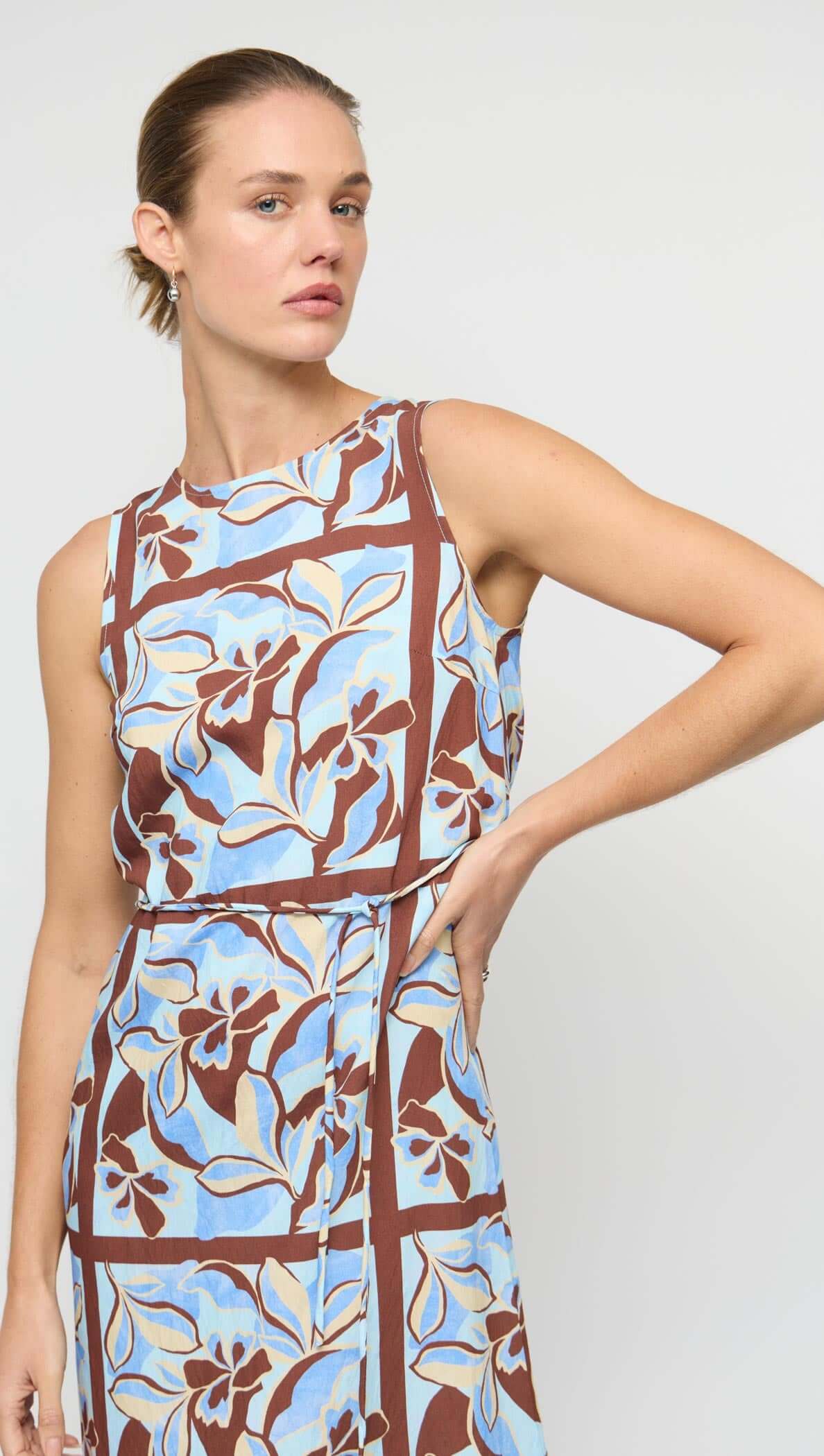 STAPLE THE LABEL - Clelo Sheath Midi Dress – The Shak Of Robe